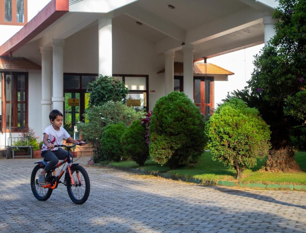 Amritara Ambatty Greens Resort Virajpet Eksteriør bilde