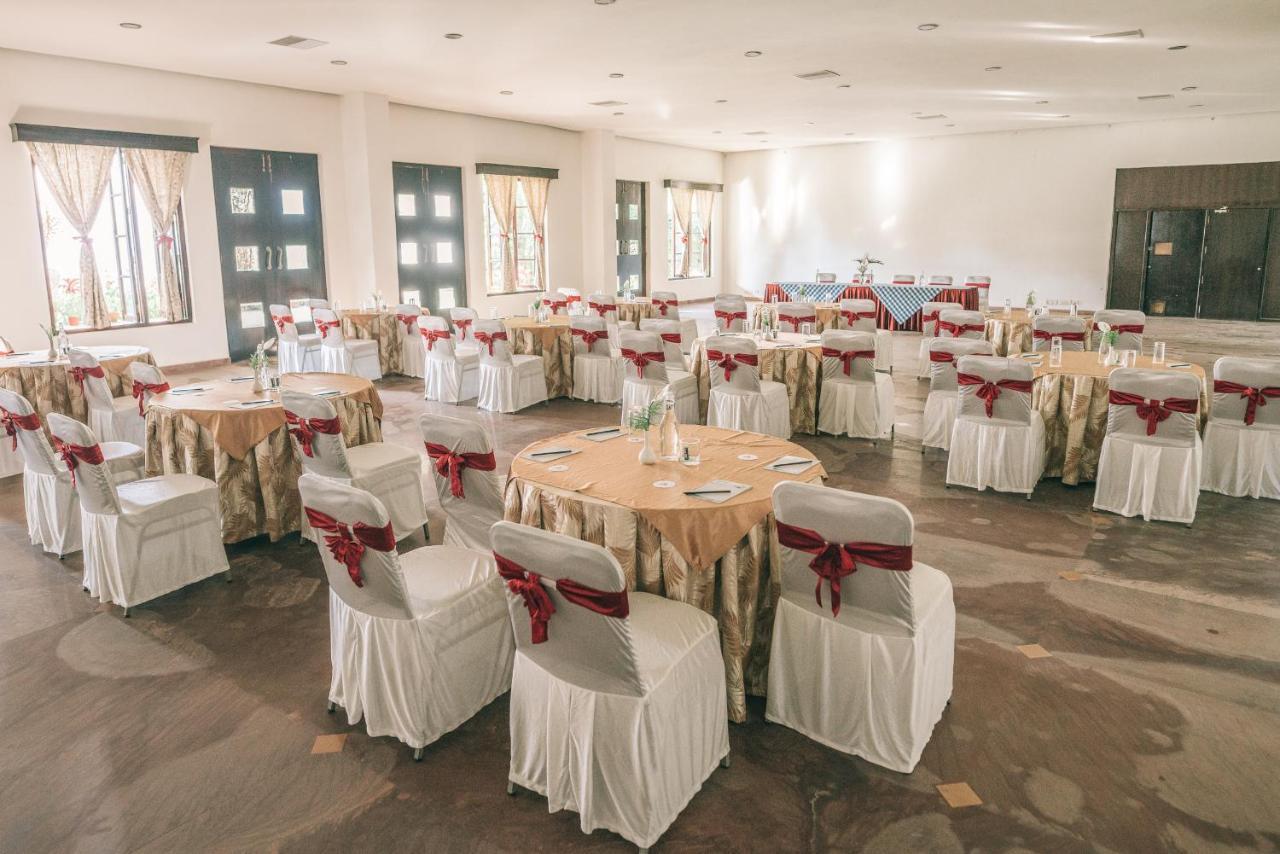 Amritara Ambatty Greens Resort Virajpet Eksteriør bilde